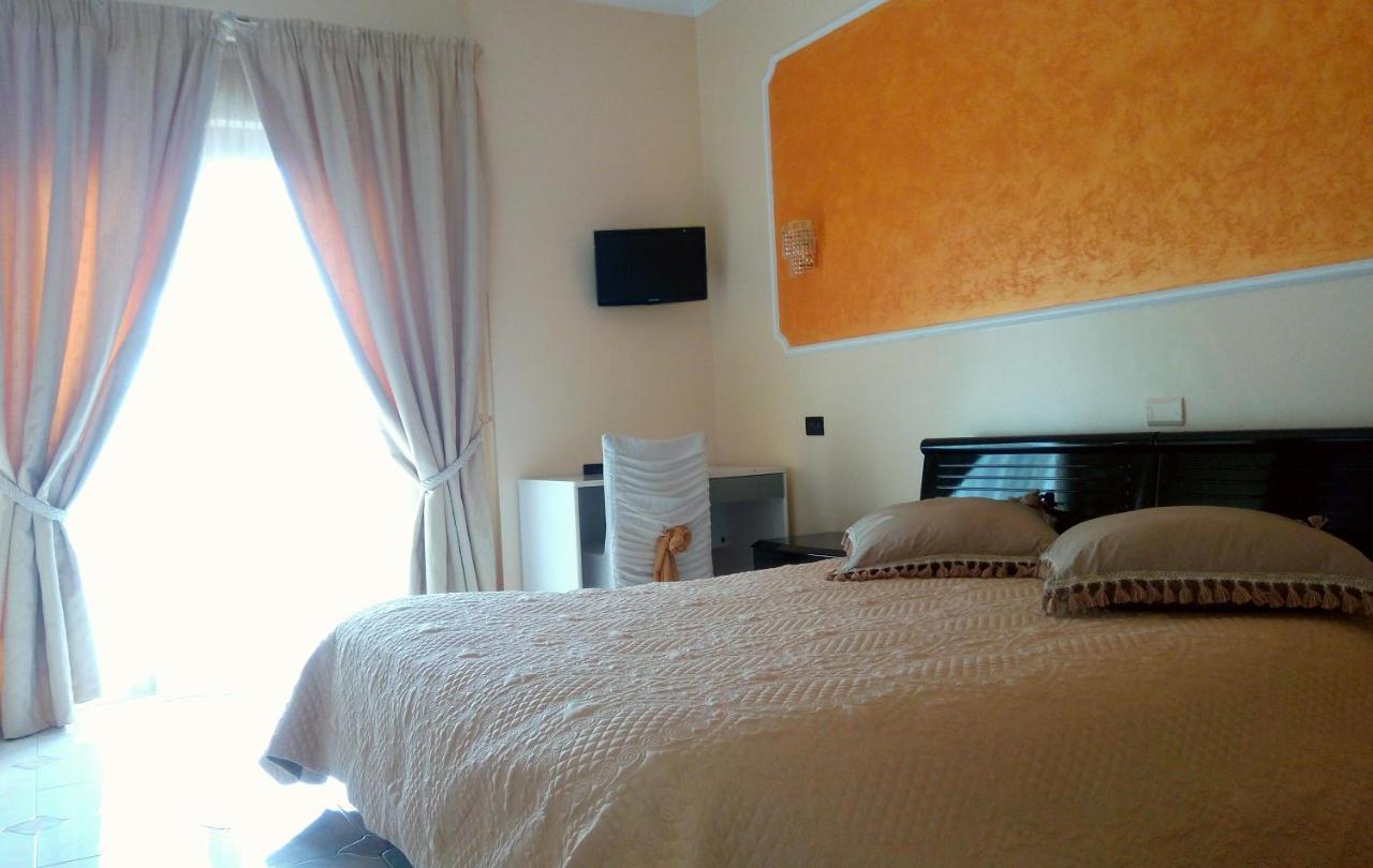 Hotel Al Querceto Tocco Caudio Bagian luar foto